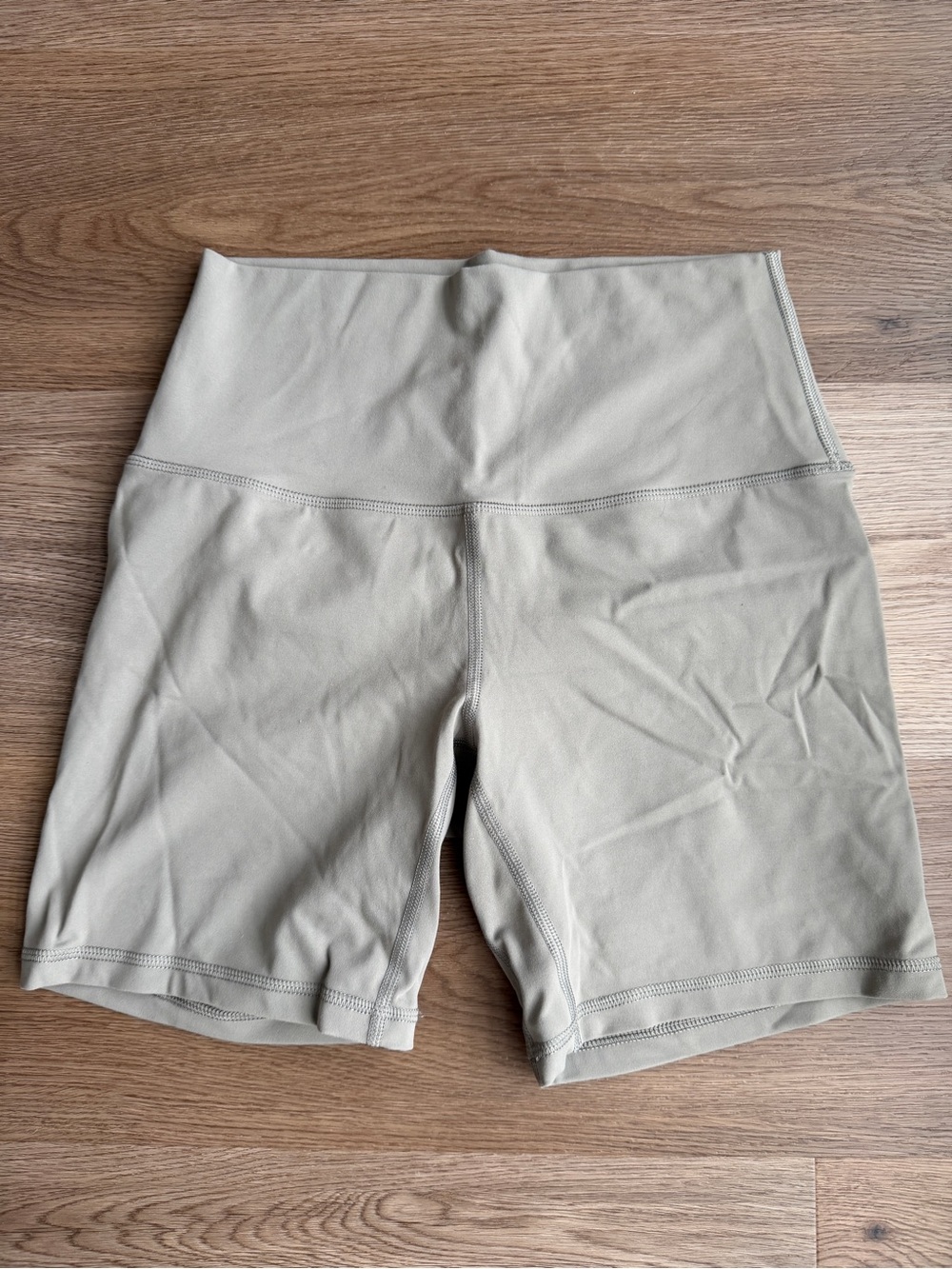 FREESPIRITOUTLET Shorts - Taupe